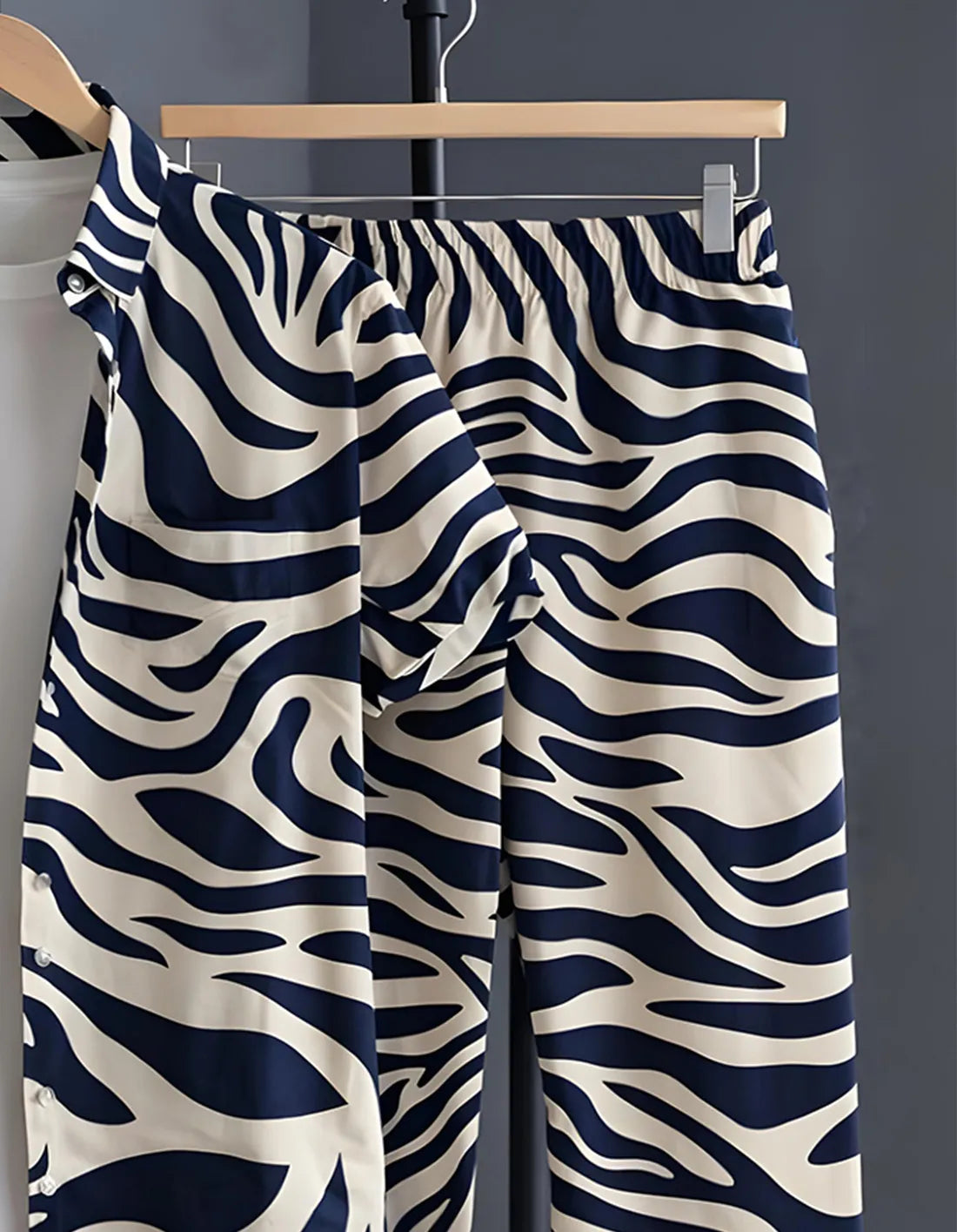 Ivory & Navy Zebra Wave Print Shirt with Relaxed Fit Matching Pants